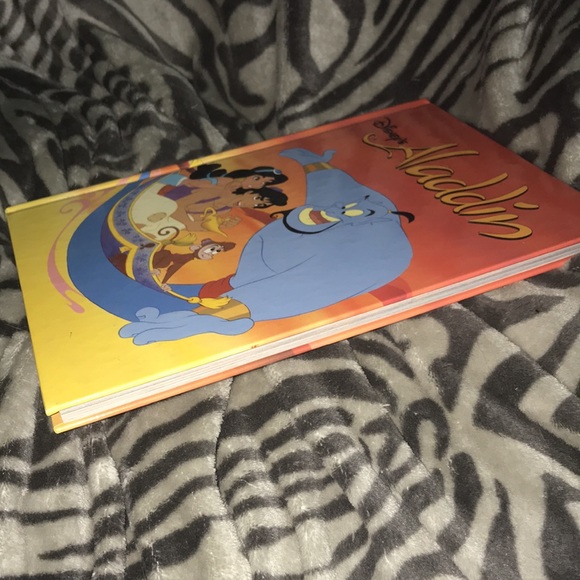 Disney’s Aladdin hardcover book 1992 - Picture 3 of 4